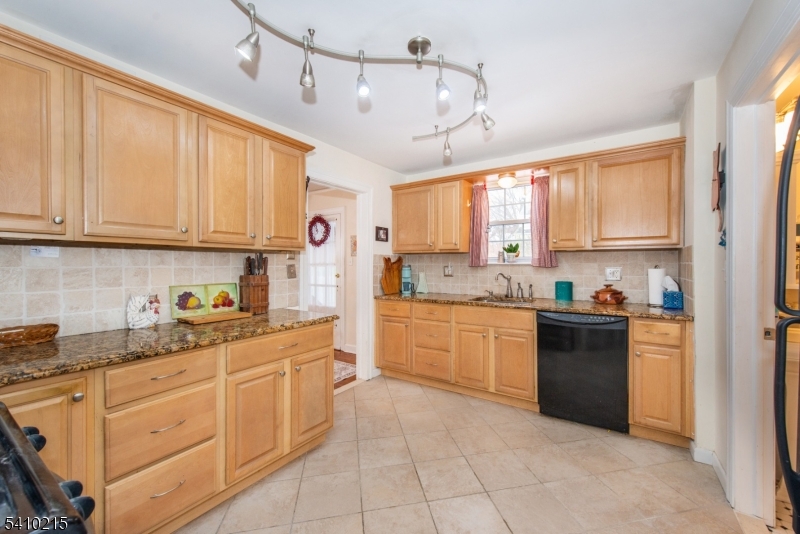 46 Summit Avenue Bloomfield, NJ 07003 - Photo 16 of 27