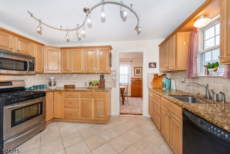 46 Summit Avenue Bloomfield, NJ 07003 - Photo 17 of 27