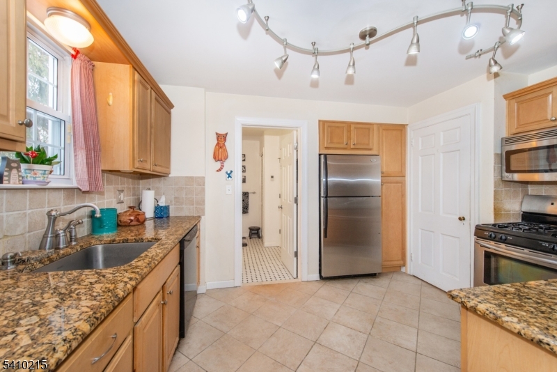 46 Summit Avenue Bloomfield, NJ 07003 - Photo 18 of 27