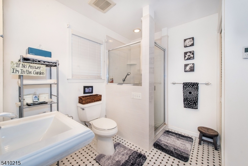 46 Summit Avenue Bloomfield, NJ 07003 - Photo 19 of 27