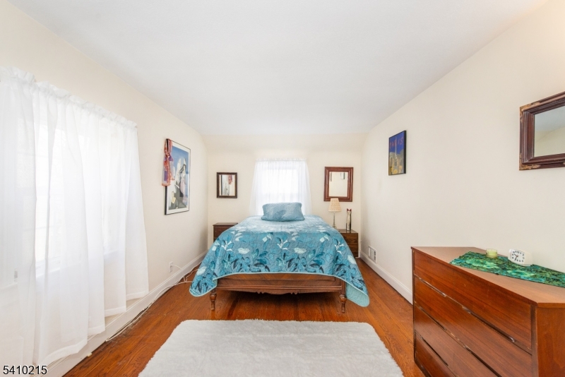 46 Summit Avenue Bloomfield, NJ 07003 - Photo 9 of 27