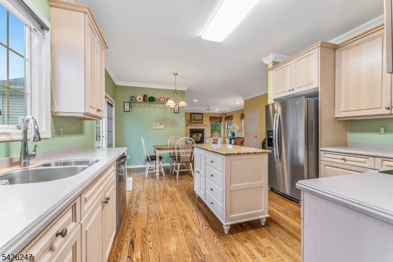 43 Falcon Way Washington, NJ 07882 - Photo 12 of 29