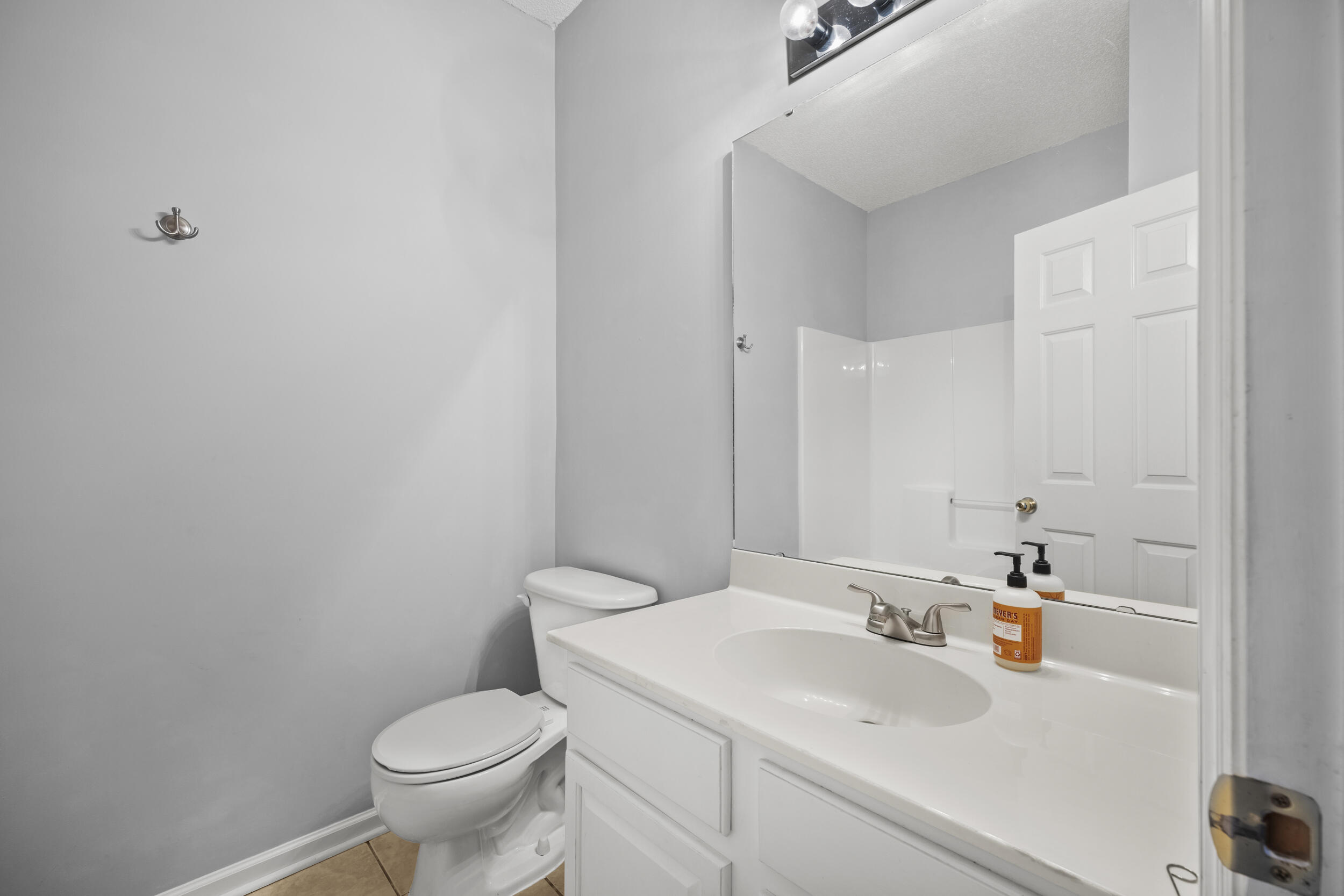 103 Oakbluff Road Summerville, SC 29485 - Photo 21 of 34 hall bath