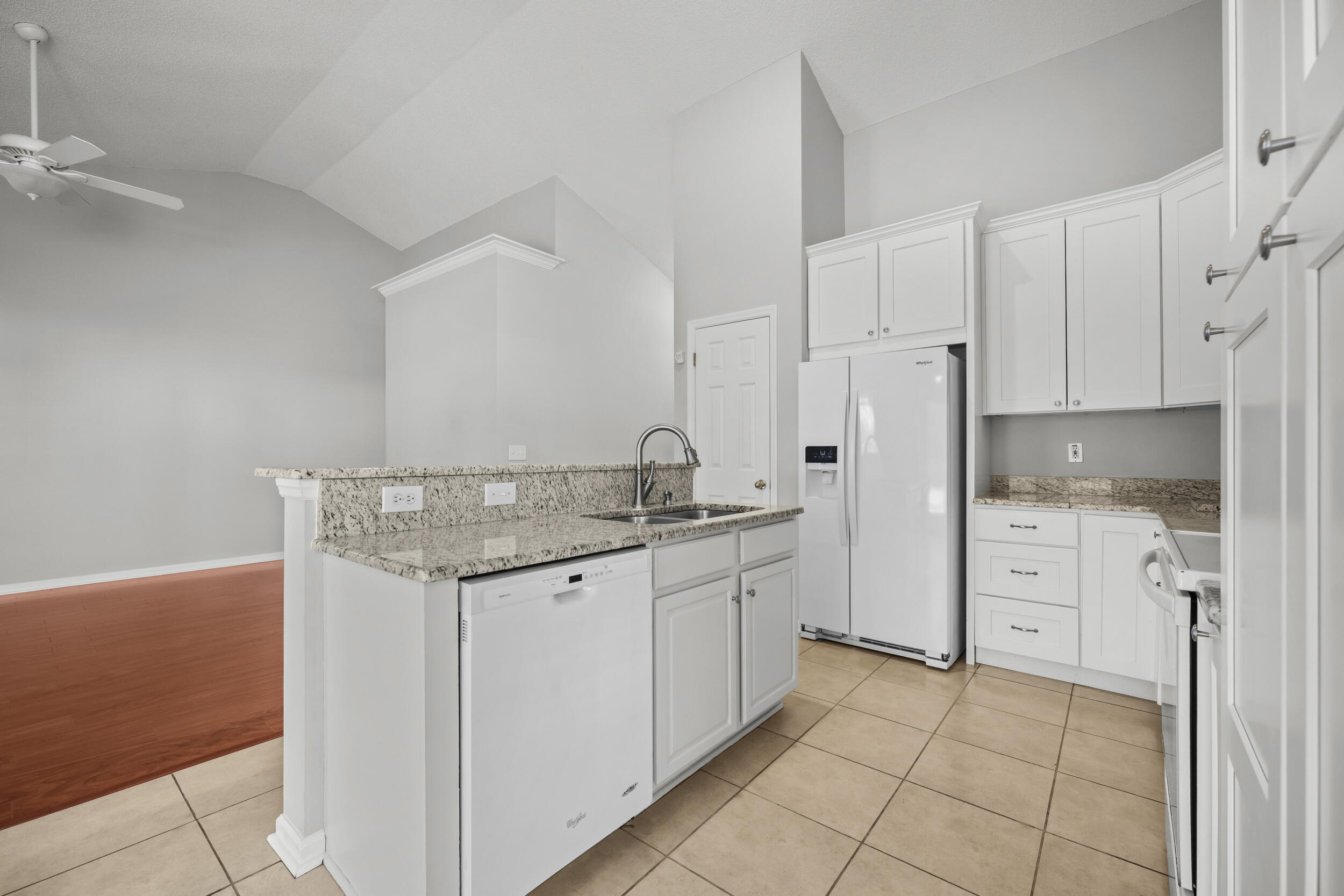 103 Oakbluff Road Summerville, SC 29485 - Photo 8 of 34 kitchen