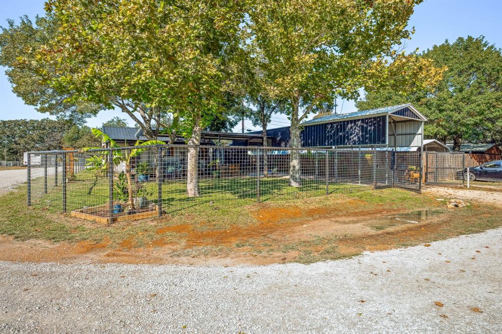 220 Treasure Beach Comanche, TX 76442 - Photo 35 of 39