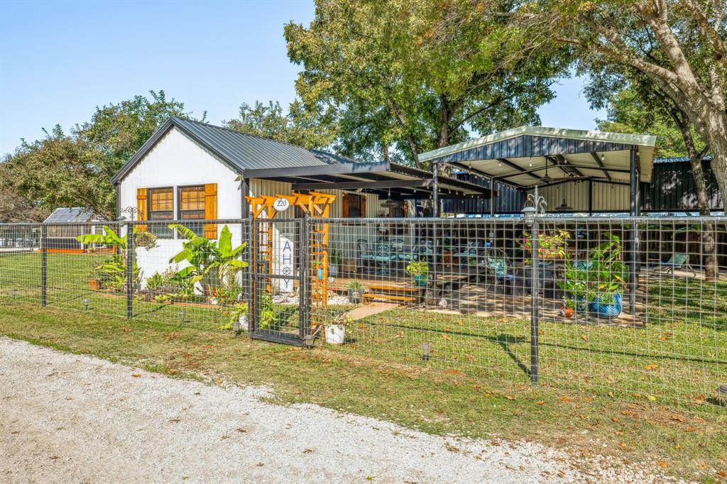 220 Treasure Beach Comanche, TX 76442 - Photo 5 of 39