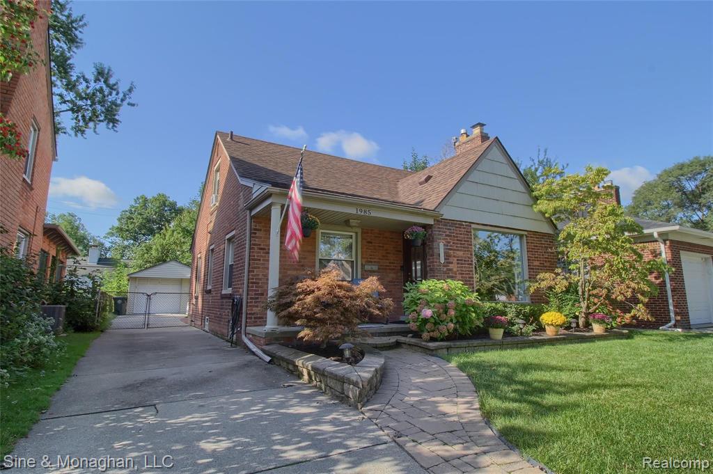 1985 Oxford Road Grosse Pointe Woods, MI 48236 - Photo 30 of 30