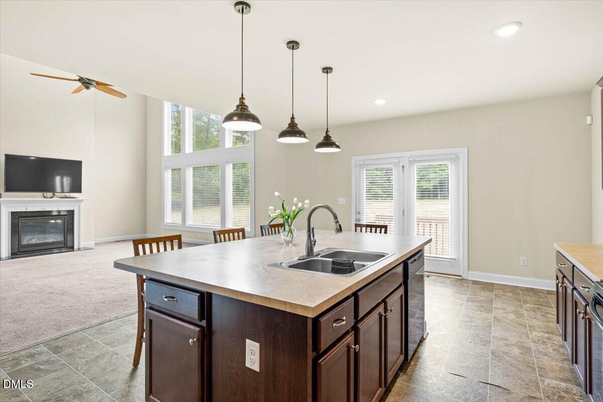 704 Haw River Hopedale Road Burlington, NC 27217 - Photo 17 of 49 Kitchen