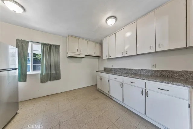 a view of utility room