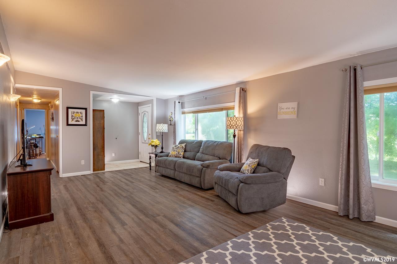 38743 Morningstar Road Northeast Albany, OR 97321 - Photo 6 of 42 Gallery Image 6