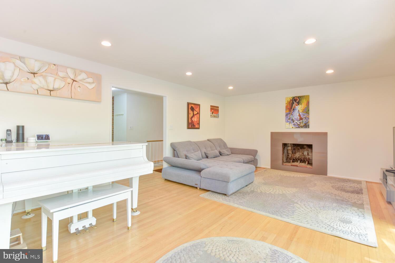 8317 Still Spring Court Bethesda, MD 20817 - Photo 9 of 47