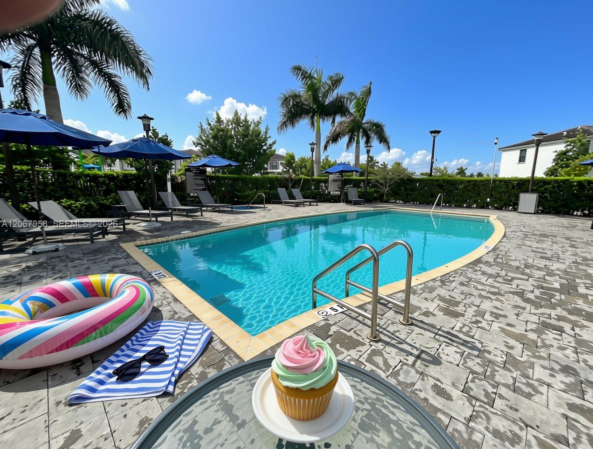 18120 Southwest 148th Road Miami, FL 33187 - Photo 19 of 21 community pool