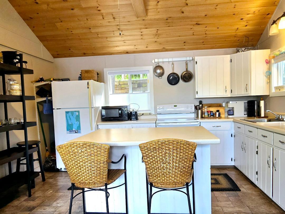 33 Gables End Belgrade, ME 04917 - Photo 7 of 18 Kitchen