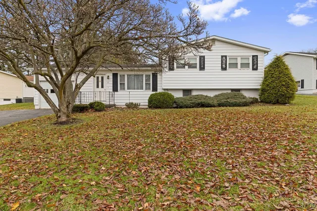 $199,900 | 42 Westwood Drive, Auburn, NY 13021