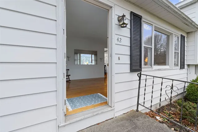 $199,900 | 42 Westwood Drive, Auburn, NY 13021