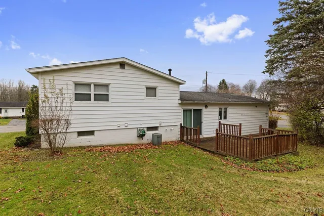 $199,900 | 42 Westwood Drive, Auburn, NY 13021