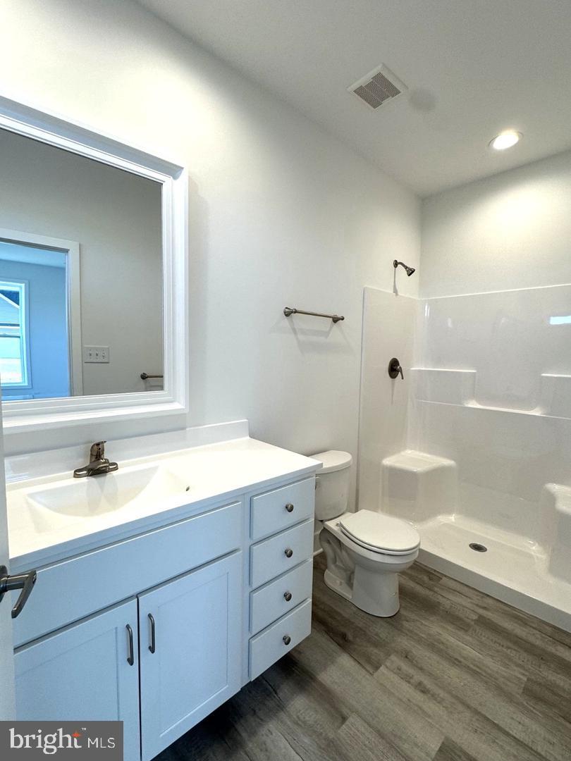 77 Dibble Road Bunker Hill, WV 25413 - Photo 13 of 21 Primary Bath in Bedroom 2