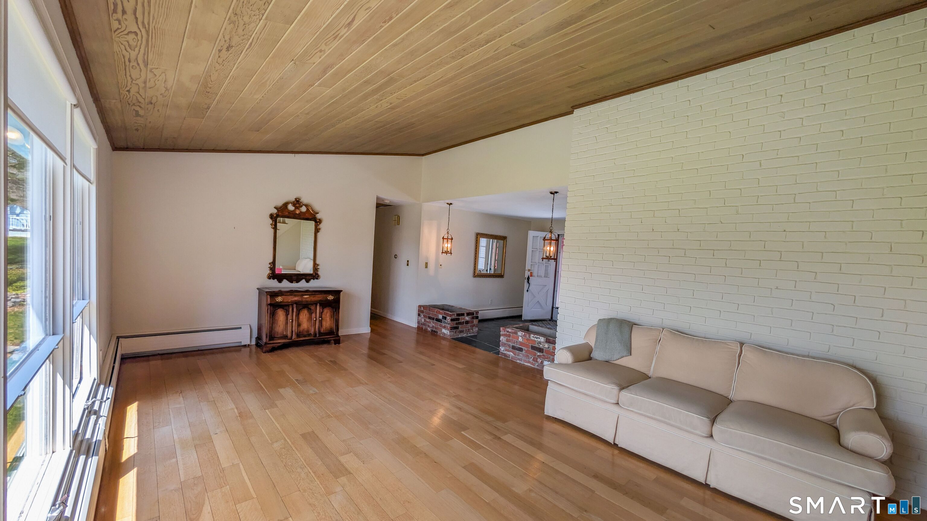 174 SW Road Waterbury, CT 06708 - Photo 3 of 29