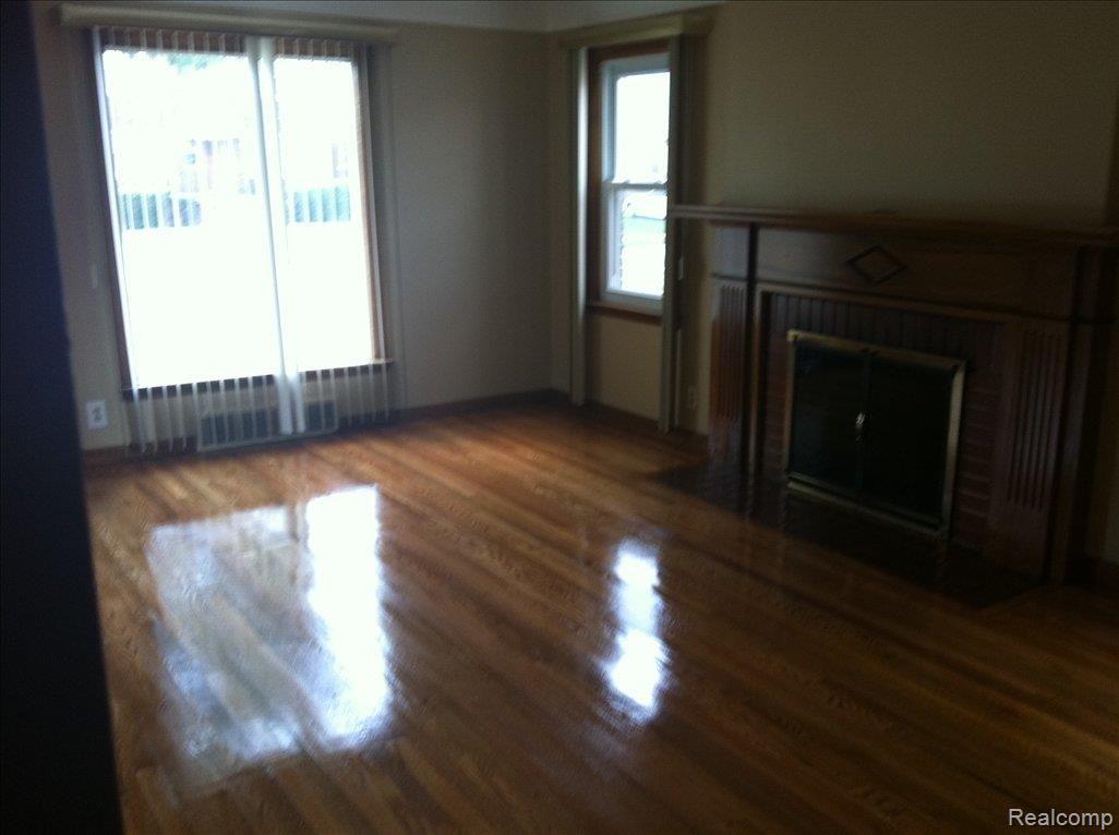 7434 Miller Road Dearborn, MI 48126 - Photo 4 of 19 IMG_0519