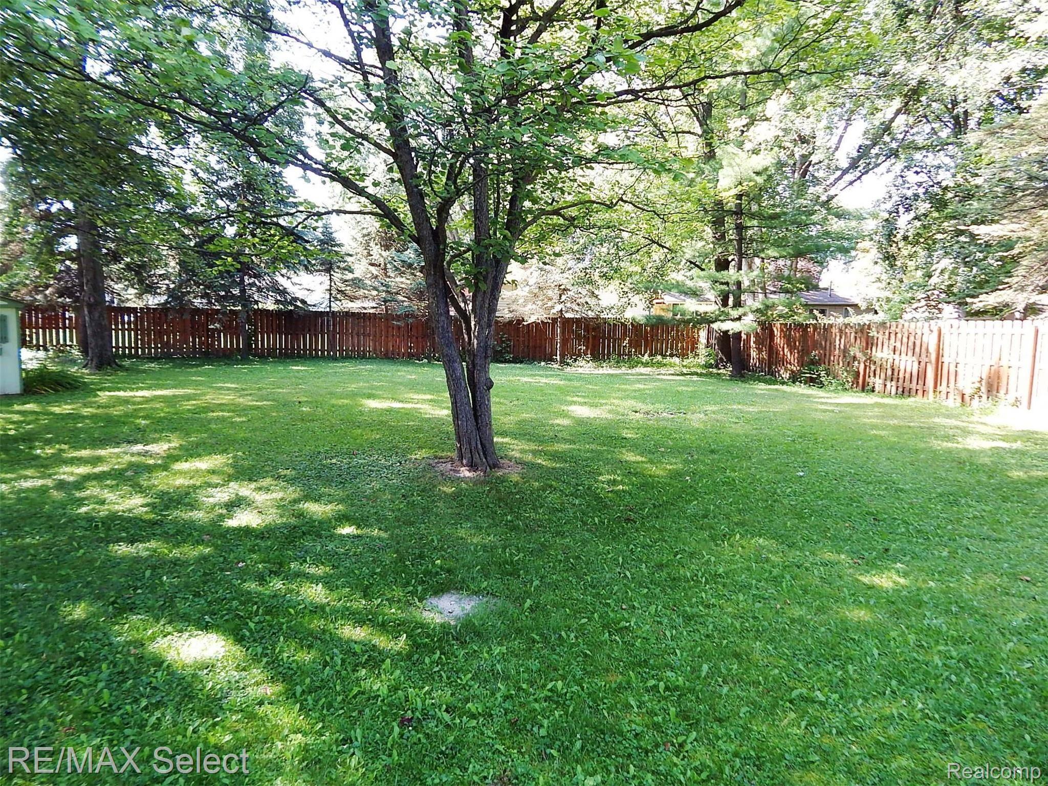 5455 Corunna Road Flint, MI 48532 - Photo 21 of 21 DSCN6341.JPG