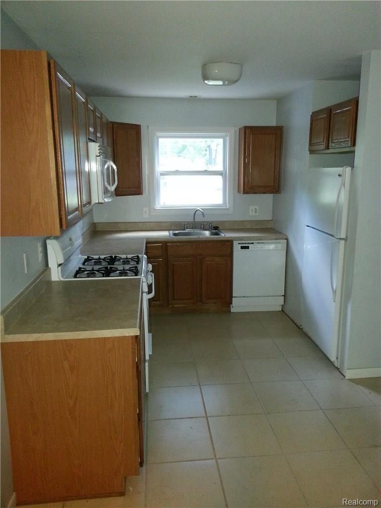 1635 Remsing Street Hartland, MI 48353 - Photo 2 of 5 20160726_164453.jpg