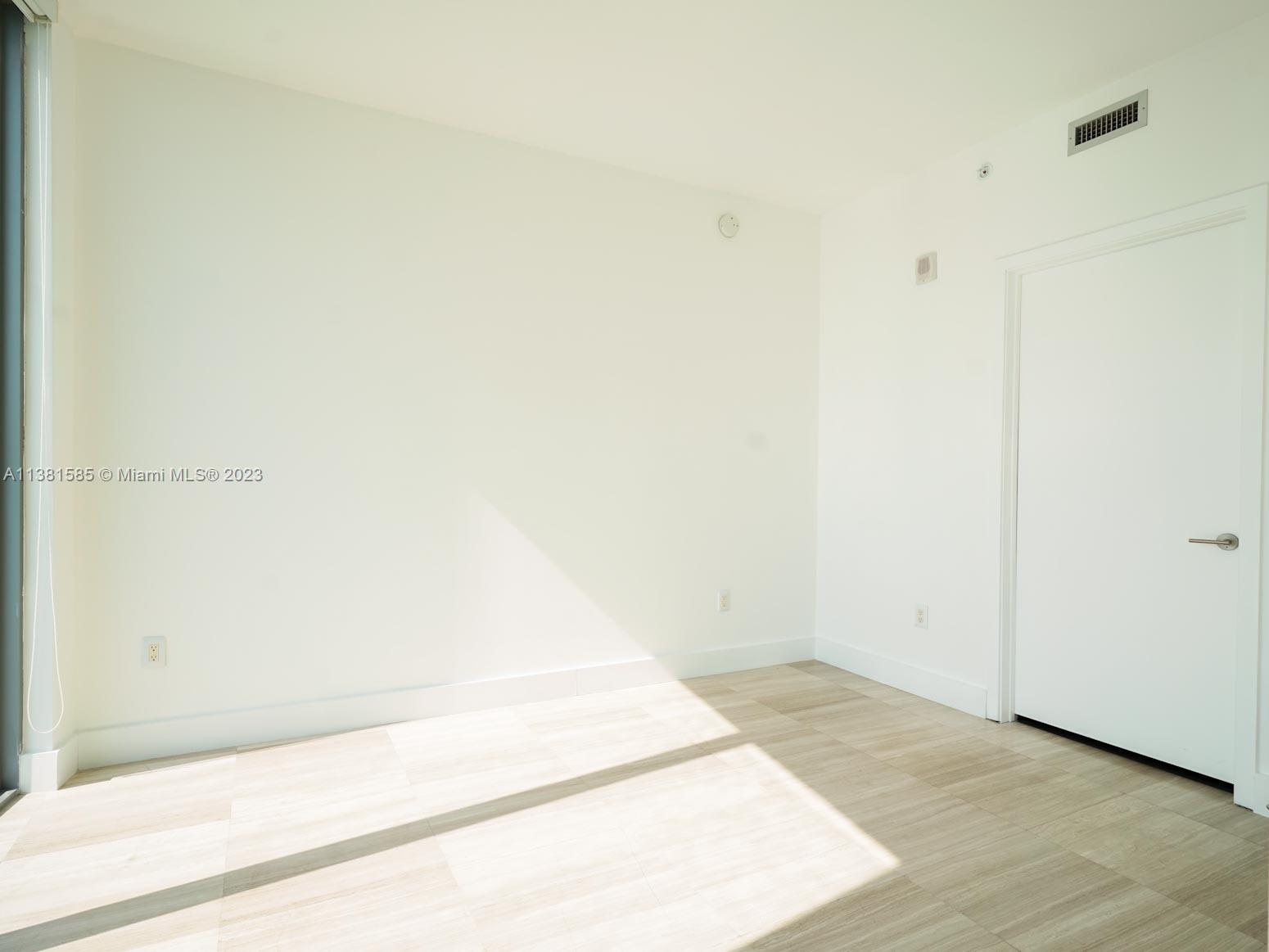 Edgewater Miami, FL 33137 - Photo 10 of 42 a view of small space