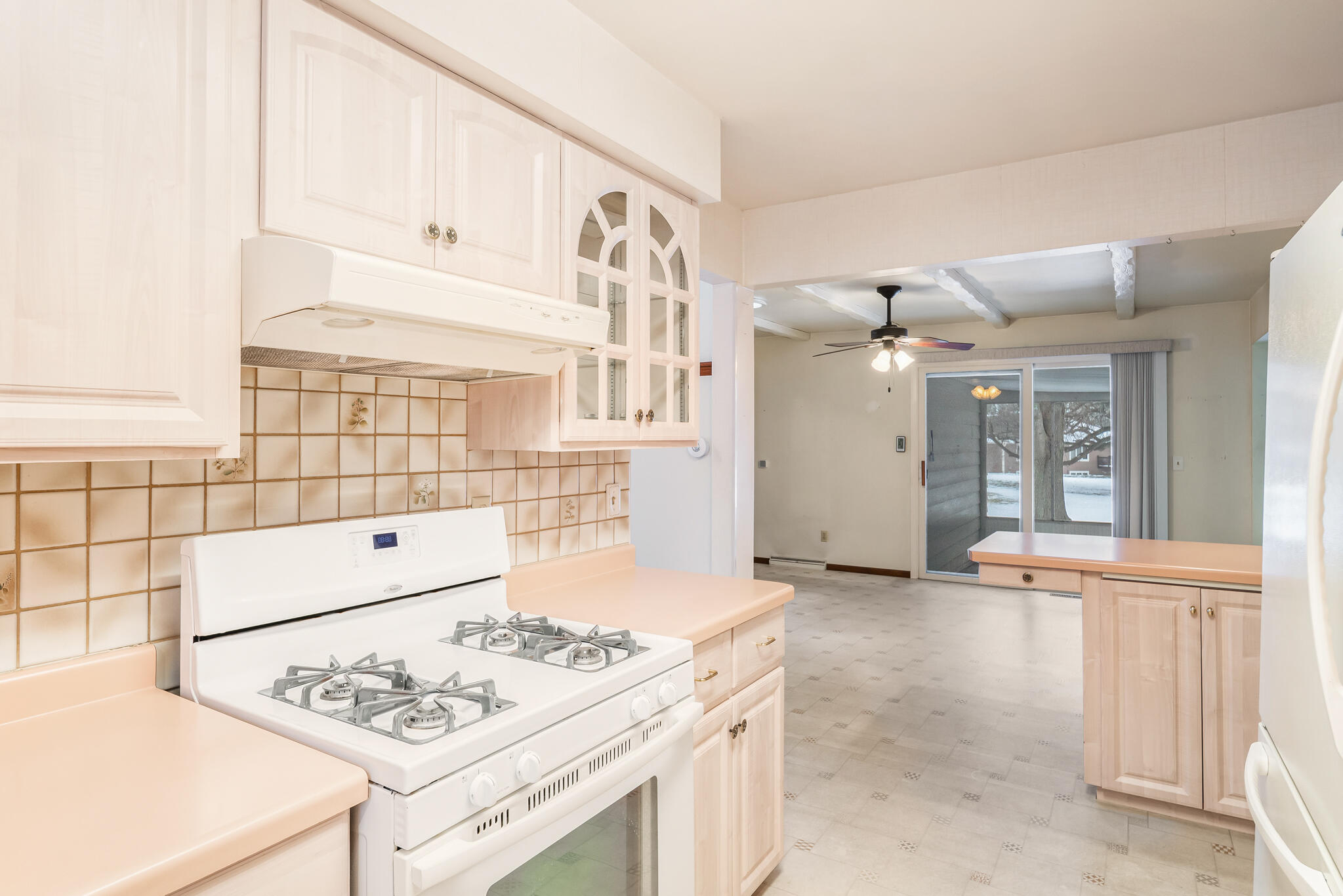 2864 North Apache Road Sheboygan, WI 53083 - Photo 15 of 41 Kitchen 3