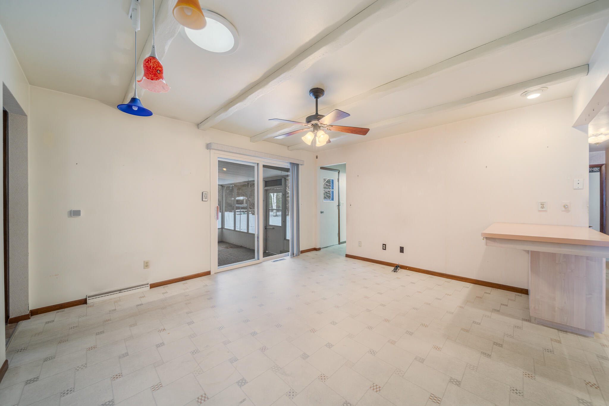 2864 North Apache Road Sheboygan, WI 53083 - Photo 17 of 41 Dining area 2