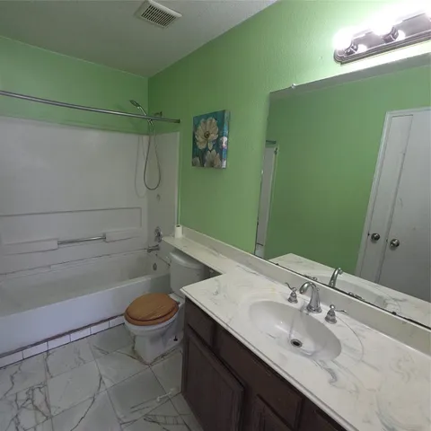 $900 | 10834 Cayman Mist Drive, Unit 3, Houston, TX 77075