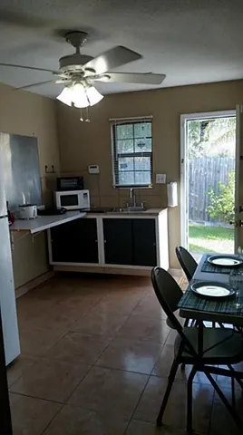 $900 | 10834 Cayman Mist Drive, Unit 3, Houston, TX 77075