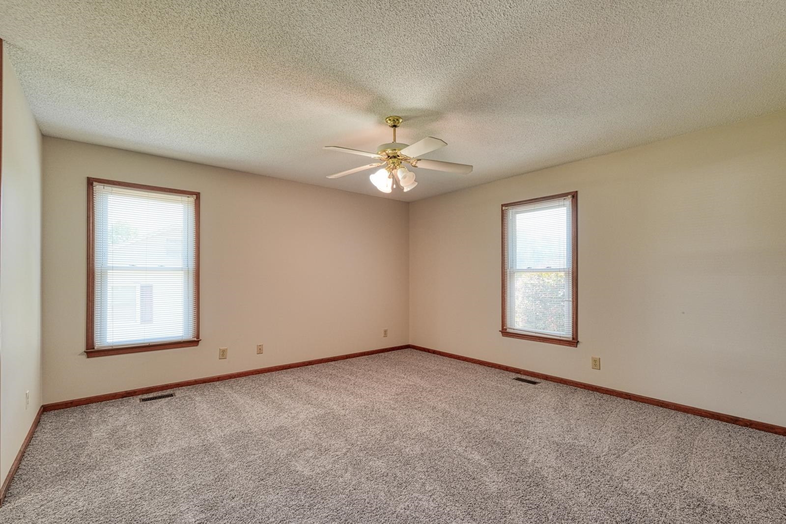 241 Mason Drive Inman, SC 29349 - Photo 10 of 36