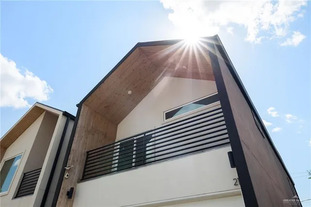 $2,100 | 211 North 28th Street, McAllen, TX 78501