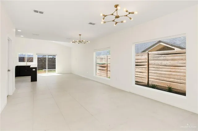 $2,100 | 211 North 28th Street, McAllen, TX 78501