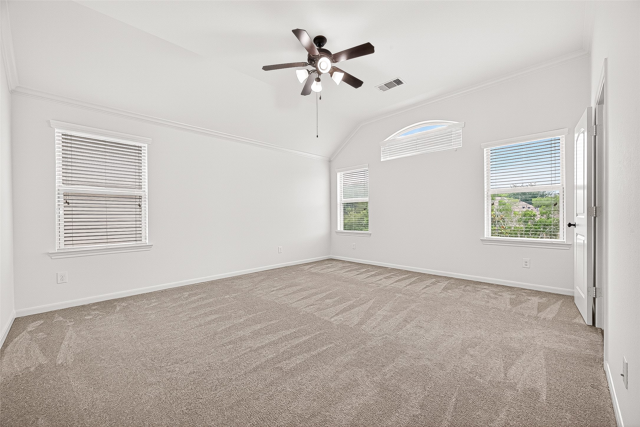138 South Sawbridge Circle Spring, TX 77389 - Photo 27 of 37 an empty room with fan and windows
