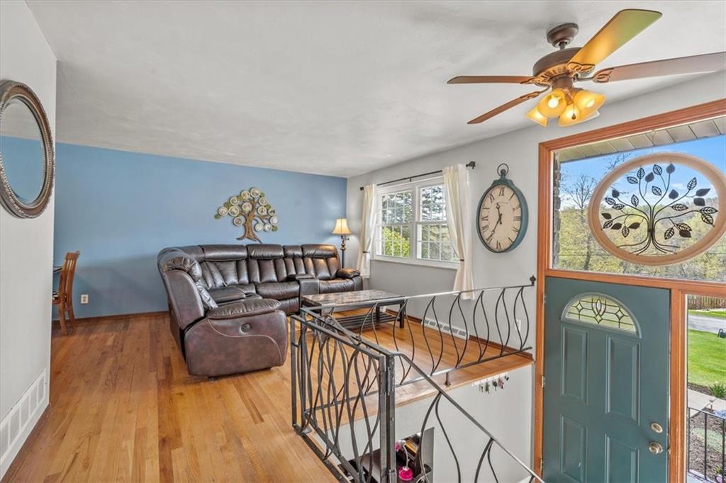 2316 Mcdevitt Road Sewickley, PA 15143 - Photo 5 of 31 Gallery Image 5