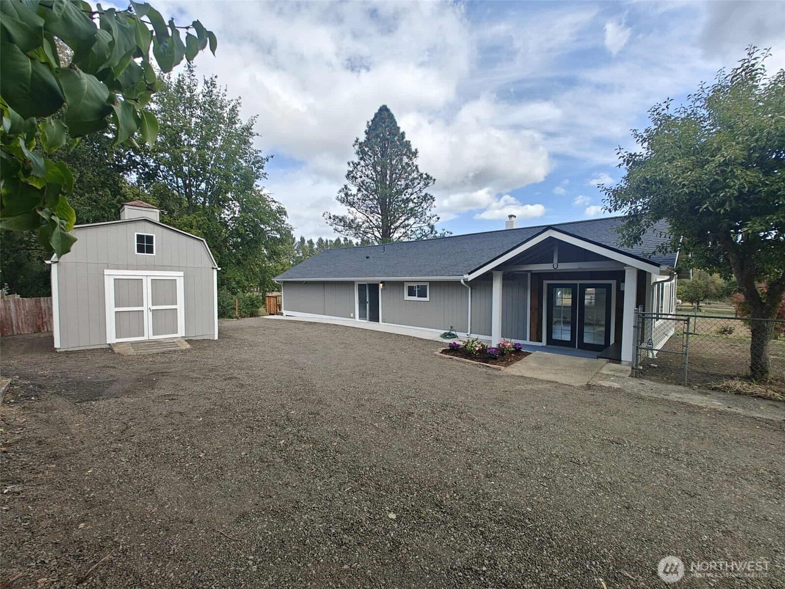 203 Southwest Dogwood Road Port Orchard, WA 98367 - Photo 4 of 23 Gallery Image 4
