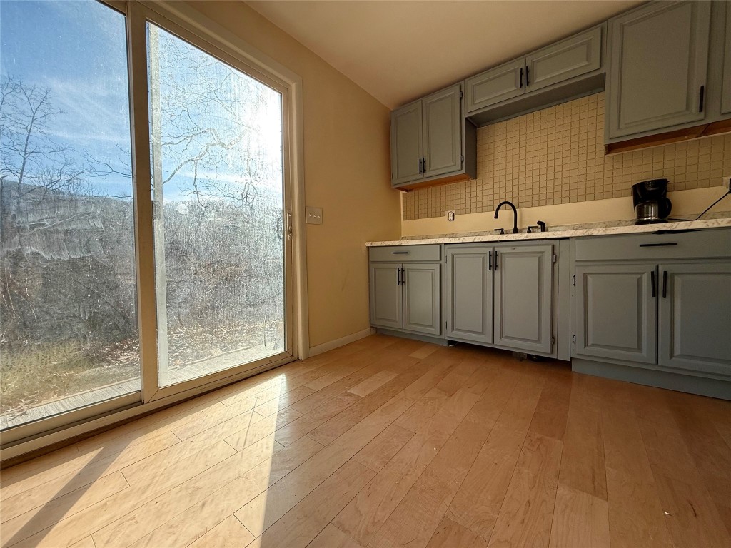 26 Rochelle Road Binghamton, NY 13901 - Photo 4 of 10