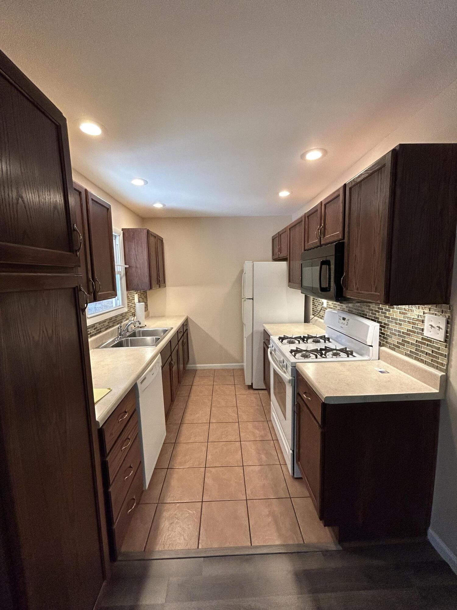 2802 Linda Road Valparaiso, IN 46383 - Photo 7 of 19 1500x2000