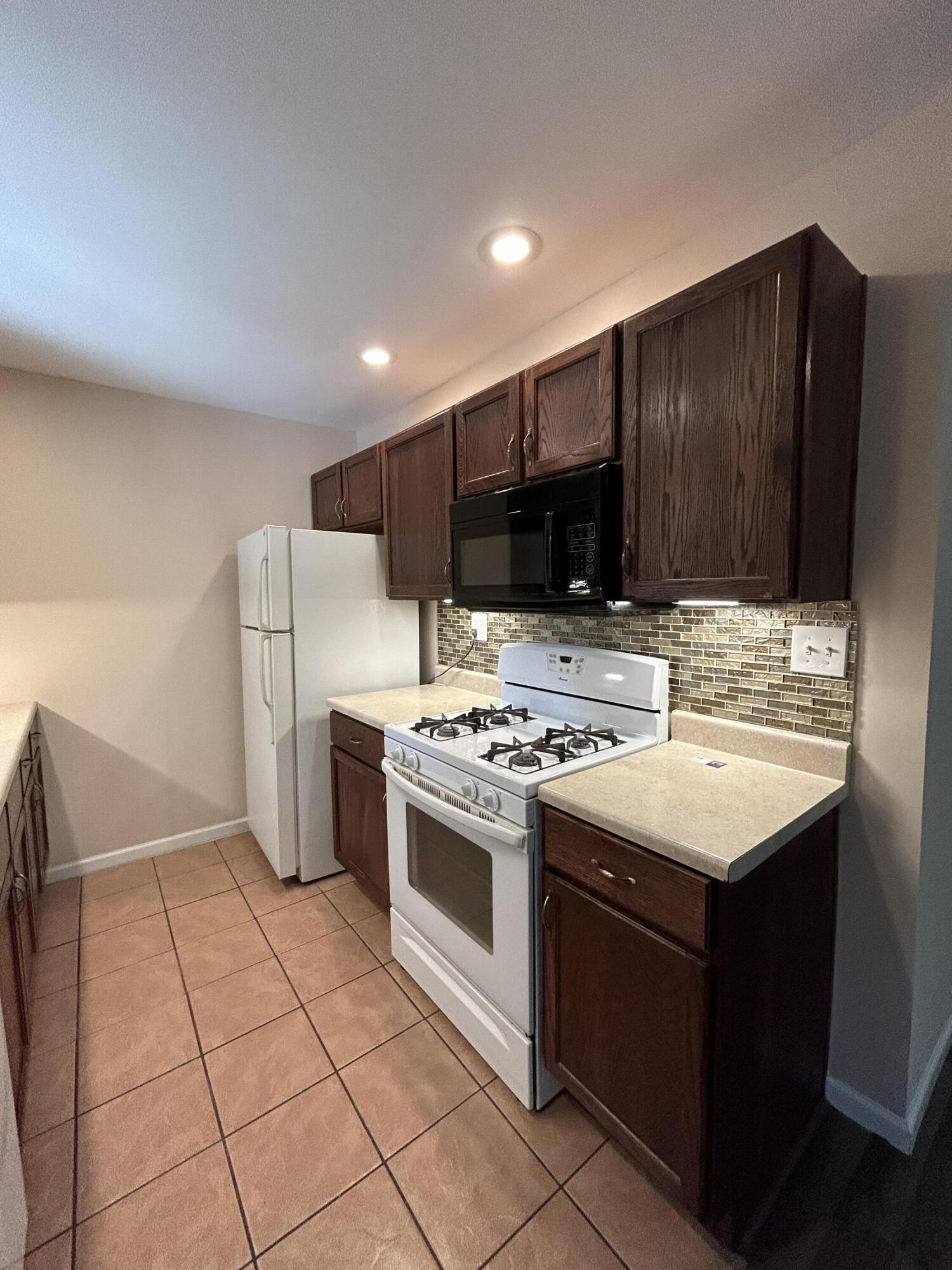 2802 Linda Road Valparaiso, IN 46383 - Photo 8 of 19 1500x2000