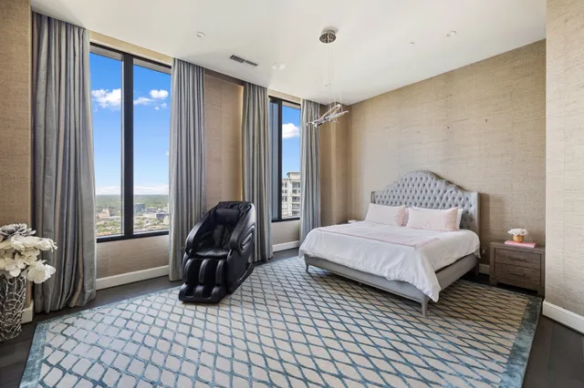 $2,650,000 | 1409 Post Oak Boulevard, Unit 2702, Houston, TX 77056