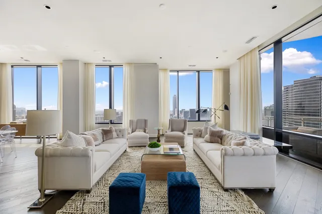 $2,650,000 | 1409 Post Oak Boulevard, Unit 2702, Houston, TX 77056