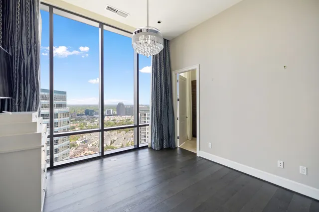 $2,650,000 | 1409 Post Oak Boulevard, Unit 2702, Houston, TX 77056
