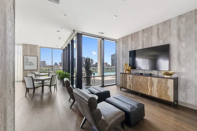 $2,650,000 | 1409 Post Oak Boulevard, Unit 2702, Houston, TX 77056