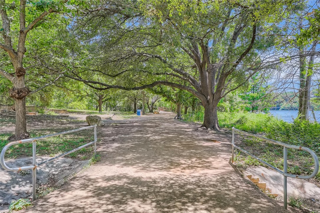 48 East Unit 1806 Avenue Austin, TX 78701 - Photo 18 of 20 a view of backyard with green space