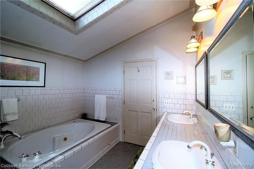 2476 Windemere Road Birmingham, MI 48009 - Photo 40 of 62
