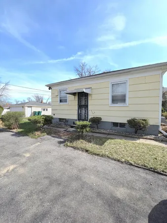 $94,900 | 4312 West 15th Avenue, Gary, IN 46404