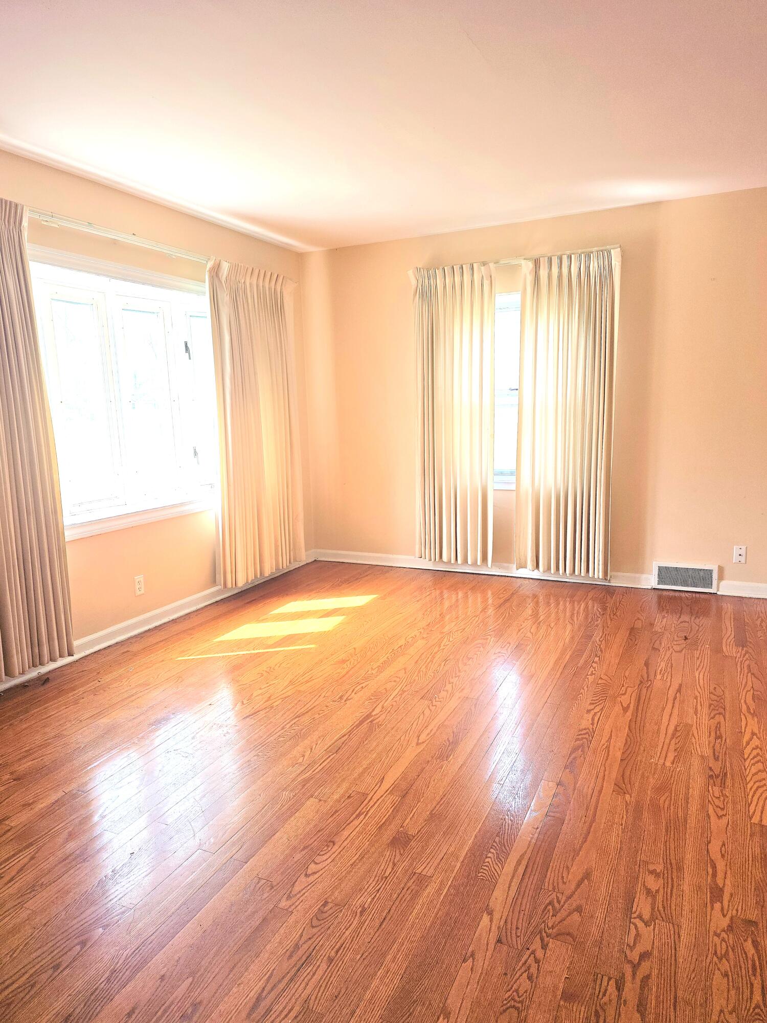 4312 West 15th Avenue Gary, IN 46404 - Photo 5 of 14 1500x2000