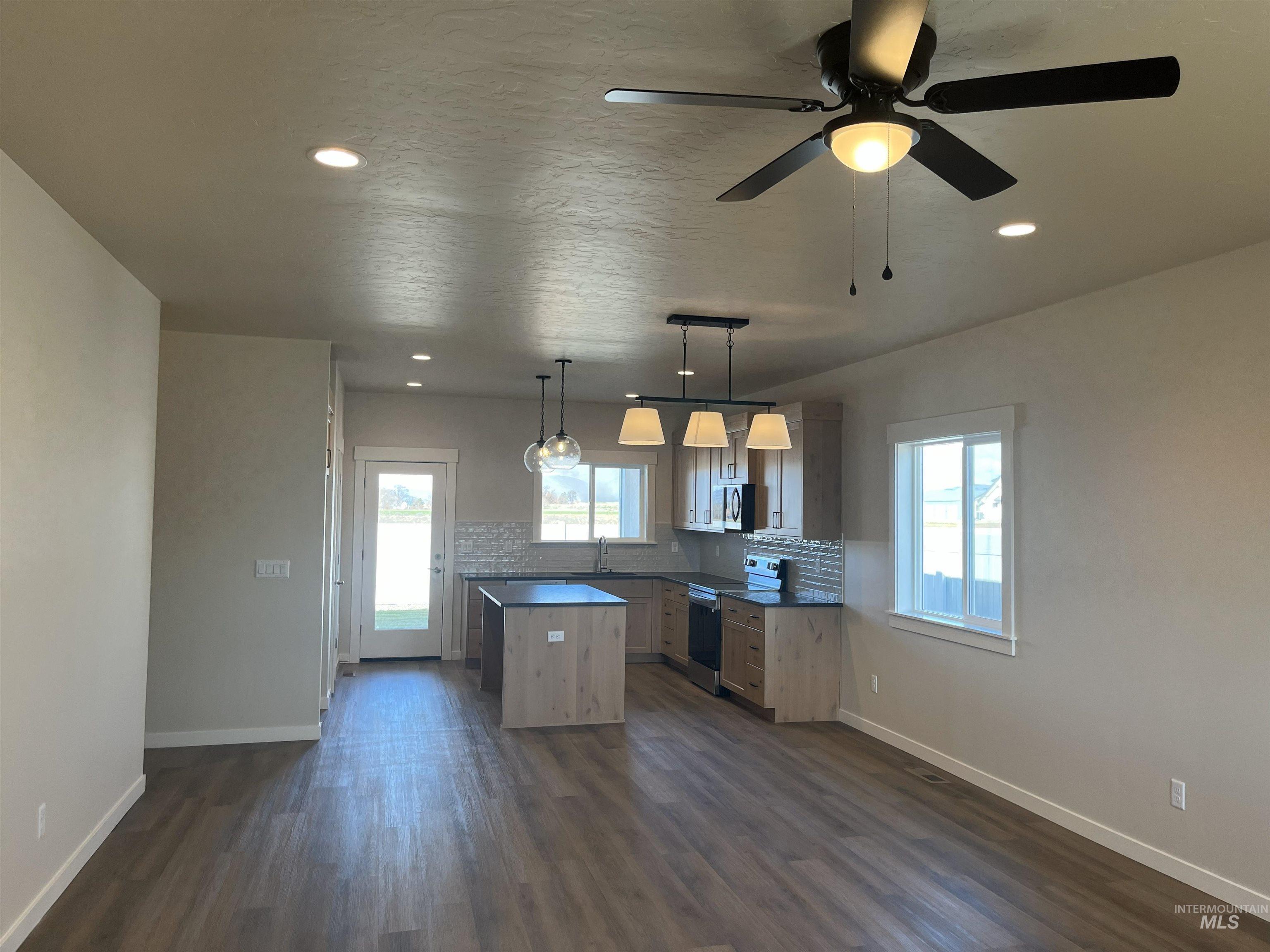 1615 Trail Way Weiser, ID 83672 - Photo 2 of 15