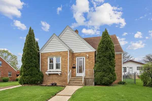 $185,000 | 68 West 24th Street, Chicago Heights, IL 60411
