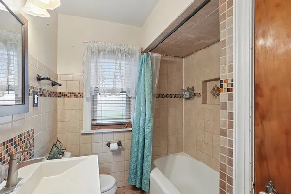 $185,000 | 68 West 24th Street, Chicago Heights, IL 60411